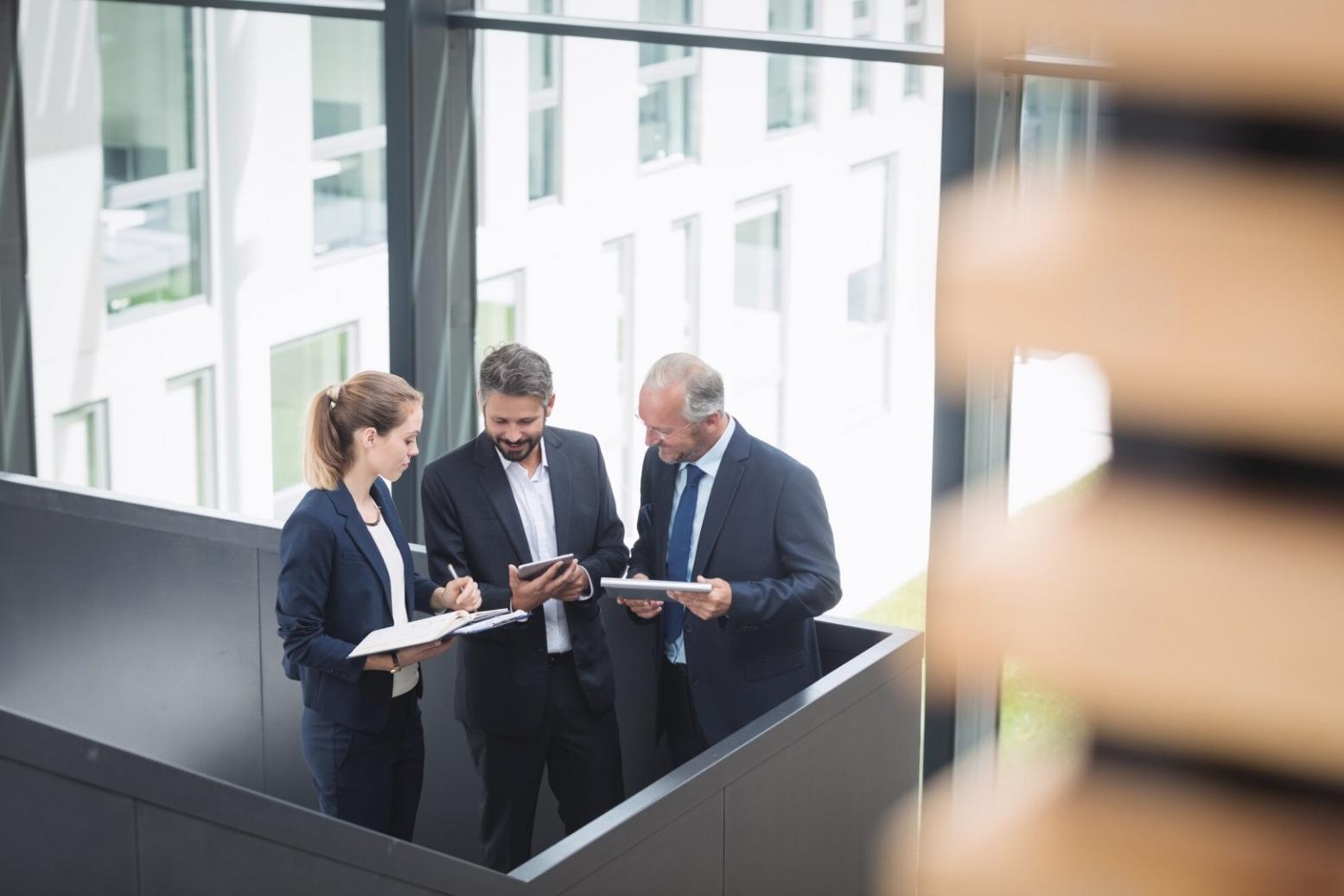 Tableau de bord financier avec indicateurs de performance budgétaire